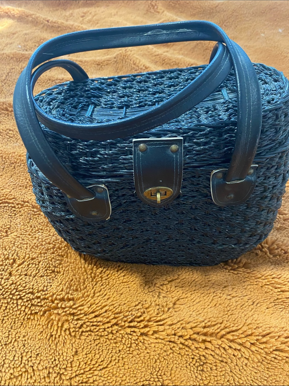 VINTAGE WICKER PURSE